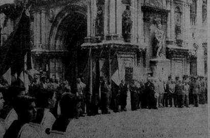 Madrina istriana  al  "S.Marco" Giovanna Visintini, madre di due medaglie d'oro, ha consegnato a Venezia la bandiera di combattimento al supercaccia - Foto