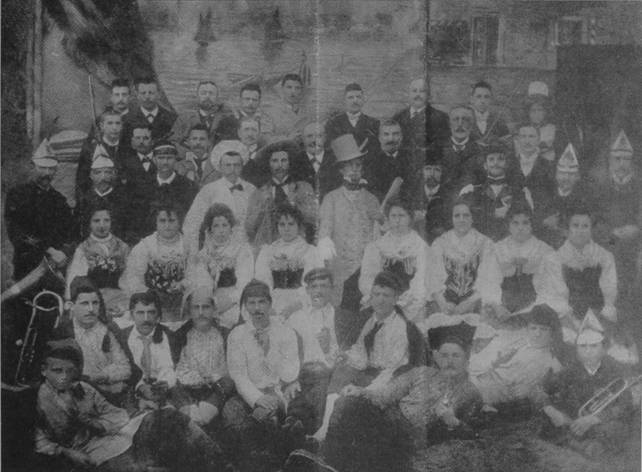 PORTACARTE 
Fra le quinte del palcoscenico di Piazza del Fontego - foto
Albona e il suo teatro