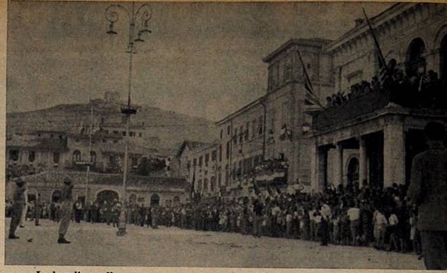 Le bandiere alleate vengono ammainate a Monfalcone li 16 settembre 1947 (L'ultima puntata della cronistoria a pag. 121) - foto