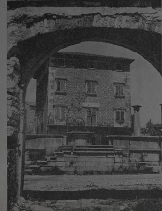 ISTRIA
Cisterna comunale a Visinada - FRATE FELICE  - foto