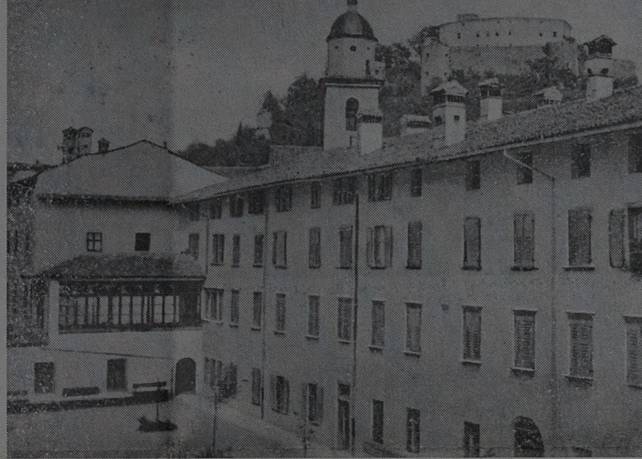 Al macello sul fronte le granate sulla città - foto