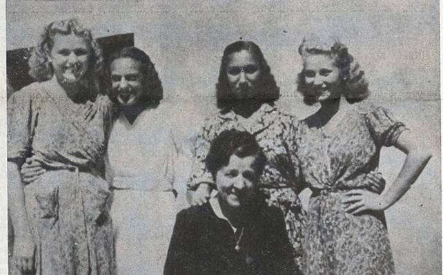 Mery Budicin (oggi vedova Braccano), Giorgina, Uccia Sbona (ora in Australia), Ines Budicin poi sposata a Piero Soffici, con la sarta Menino a Pola nel 1941 - foto