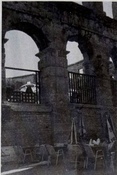 In odore di Vespasiano
Un frammento dell' Arena -  Guerrino Florido Fiore -  foto